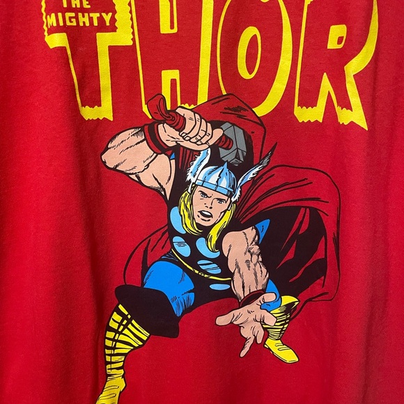 THRO Marvel Tee 🔥 - Picture 2 of 4